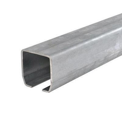 3m 5.8m 6m galvanizou o trilho deslizante de aço da trilha do hardware da porta do modilhão