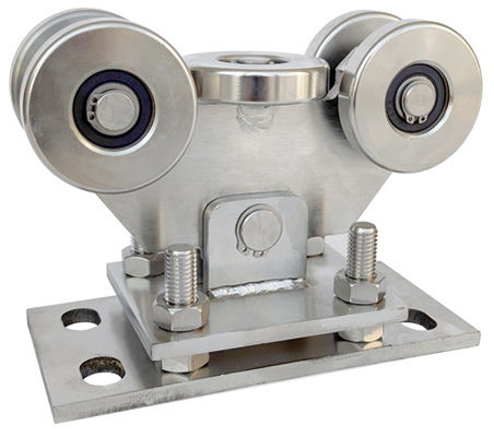 O diâmetro 68mm 304 5 rodas inoxidáveis para 80X80 segue o transporte ajustável da porta do modilhão