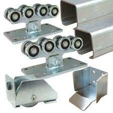 a porta de deslizamento dos materiais do metal fabricou acessórios