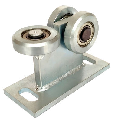 A roda resistente 68mm da porta do modilhão zinca o amarelo branco do zinco